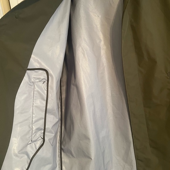 Water -Repellent Windbreaker - Picture 3 of 3